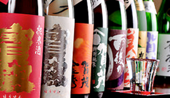 広島が誇る地酒を多数取り揃えています！ ぜひ飲み比べてください